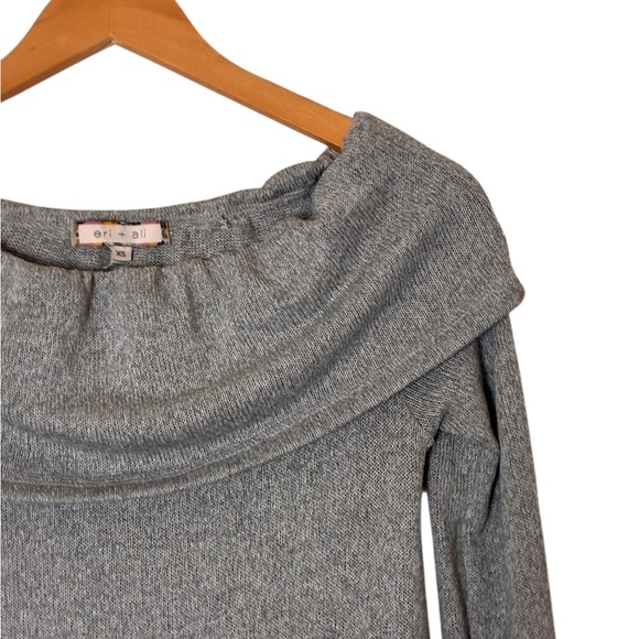 Eri + Ali | Like new gray off the shoulder long sleeve knit sweater - Picture 4 of 13